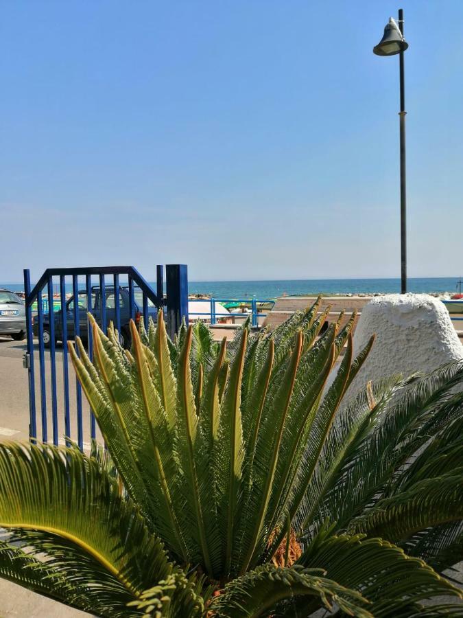 Monolocale Tirreno Studio Seafront Formia Exteriér fotografie